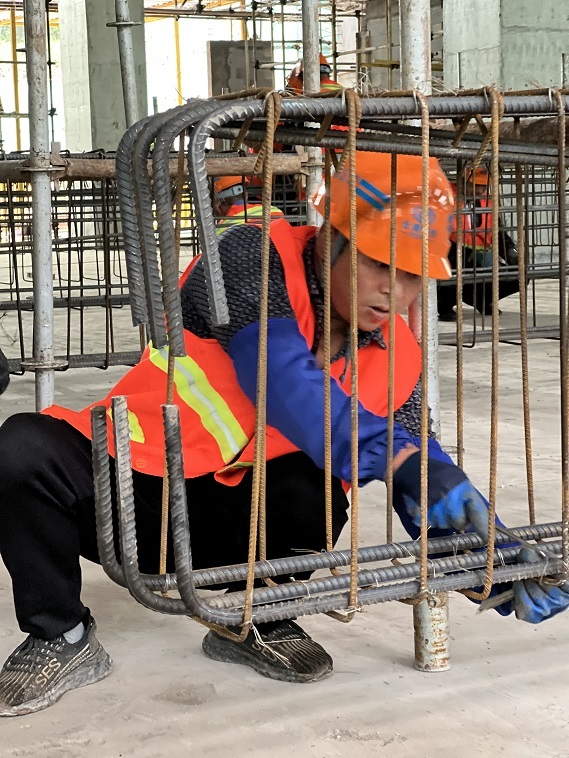 直管八部開(kāi)展梁鋼筋綁紮技(jì)能(néng)競賽