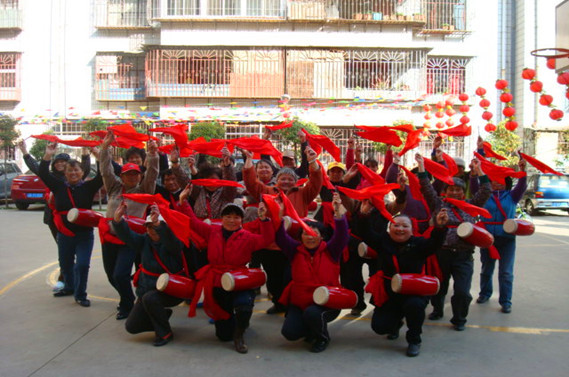 寓鼓于樂(yuè)，老(lǎo)有(yǒu)所為(wèi)——第一(yī)項目部基地(dì)退休老(lǎo)職工(gōng)腰鼓隊紀實