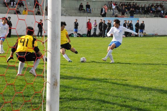 公司足球隊再傳捷報(bào) 直挺決賽