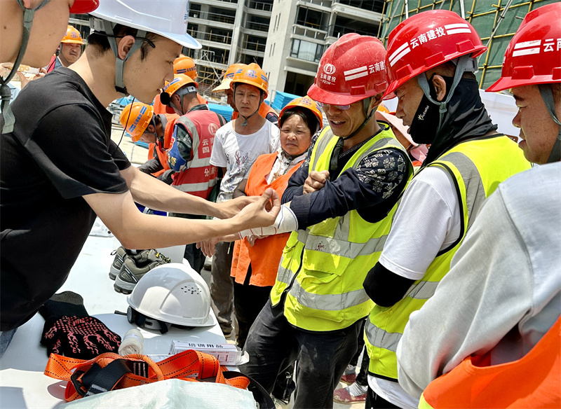 文(wén)山(shān)建投·西(xī)華學府項目開(kāi)展工(gōng)傷應急處理(lǐ)培訓