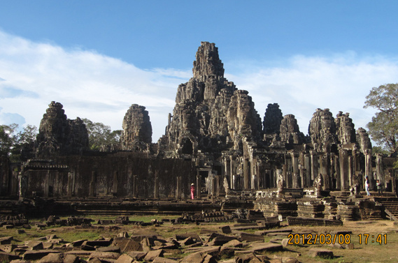 四公司安裝分(fēn)公司開(kāi)展“迎三·八暢遊柬埔寨吳哥(gē)窟”活動