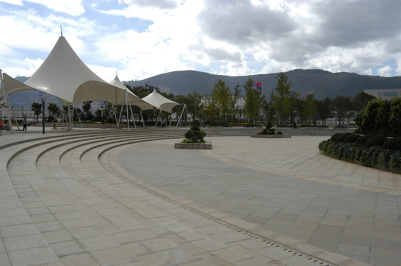 昆明(míng)高(gāo)新廣場(chǎng)